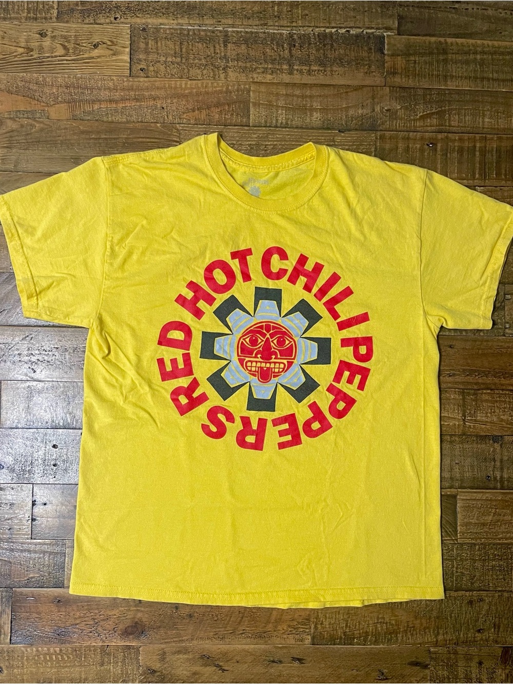 Red Hot Chili Peppers Yellow Graphic T-Shirt Size L With Logo Vintage